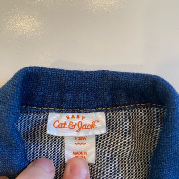 Cat & Jack snap up denim jacket size 12 months - Picture 3 of 5